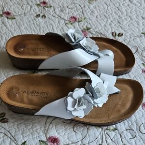 A. Giannetti White Leather Flower Toe Sandals Sz 8.5 New